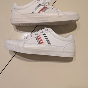 Tommy Hilfiger women's wht faux leather stripe accent sneaker, size 9.5